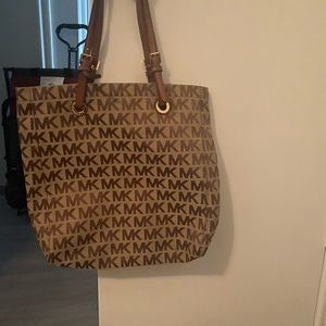 MK Tote